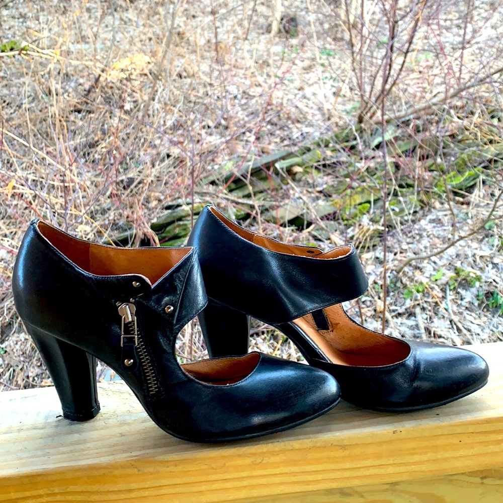 Miz Mooz Leather Pumps